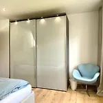 Ruhiges Gaestehaus - 120qm - Garten - 1a Lage Lägenhet *