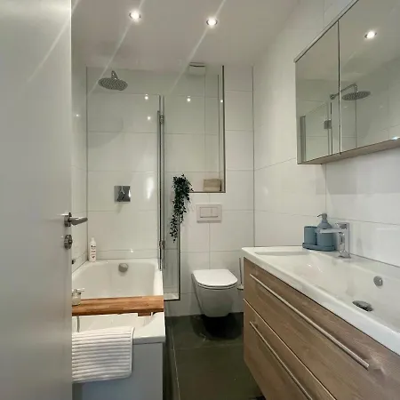 Ruhiges Gaestehaus - 120qm - Garten - 1a Lage Niederdorla