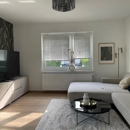 Ruhiges Gaestehaus - 120qm - Garten - 1a Lage Apartman Hannover