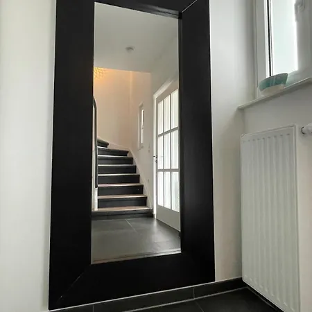 Ruhiges Gaestehaus - 120qm - Garten - 1a Lage *