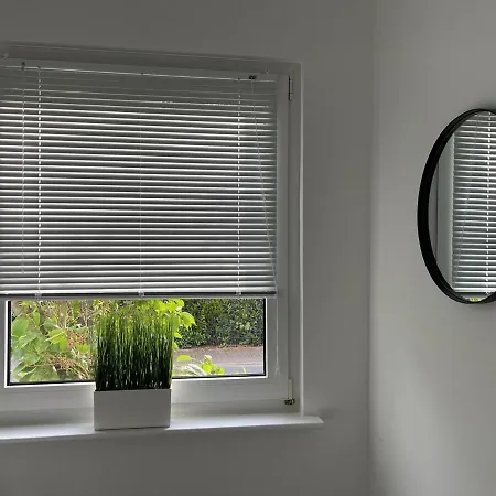 Ruhiges Gaestehaus - 120qm - Garten - 1a Lage Niederdorla