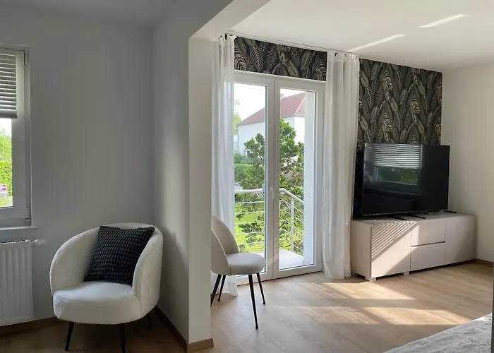 Ruhiges Gaestehaus - 120qm - Garten - 1a Lage 公寓 *