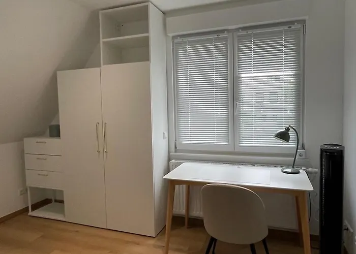 Apartment Ruhiges Gaestehaus - 120qm - Garten - 1a Lage