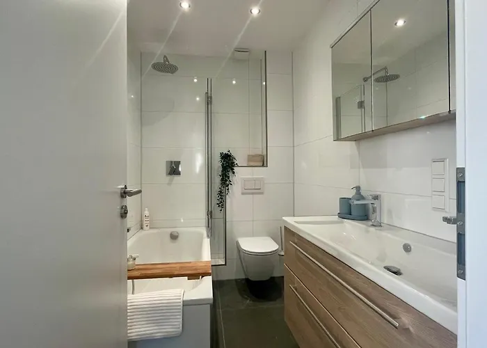 Ruhiges Gaestehaus - 120qm - Garten - 1a Lage 하노버